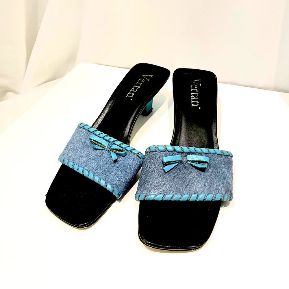 Vertan mule w/kitten heel and sky blue calf hair